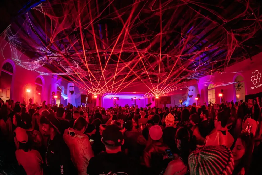 Dubaween, Nashville